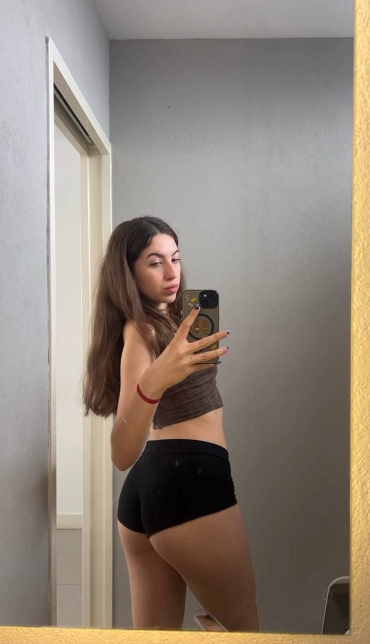 Amber in her underwear in Nagpur