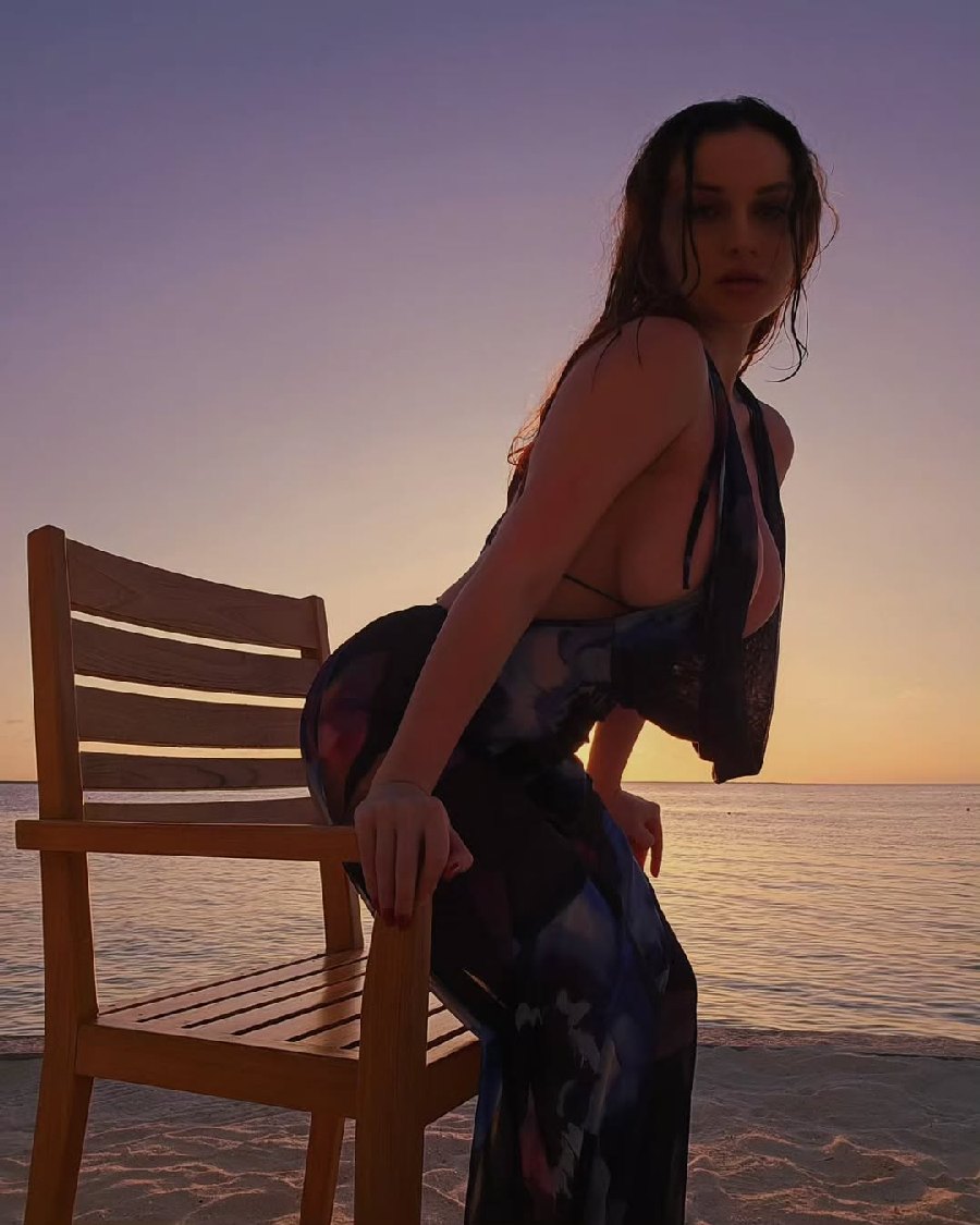 Sexy girl Miranda Faith nude in Nagpur