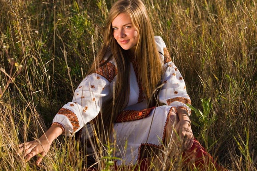 Model Women in Slavic costumes in Nagpur