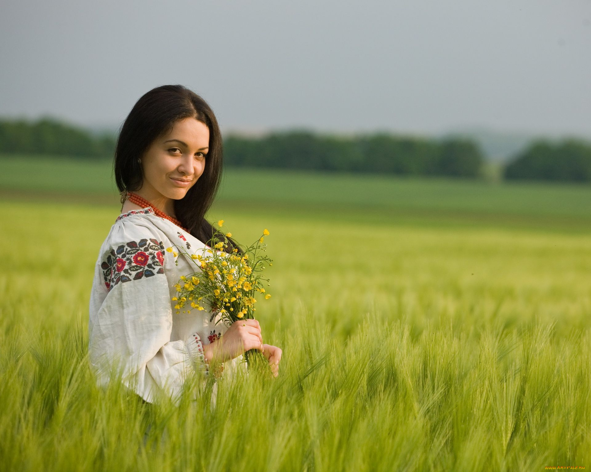 Women in Slavic costumes in Nagpur